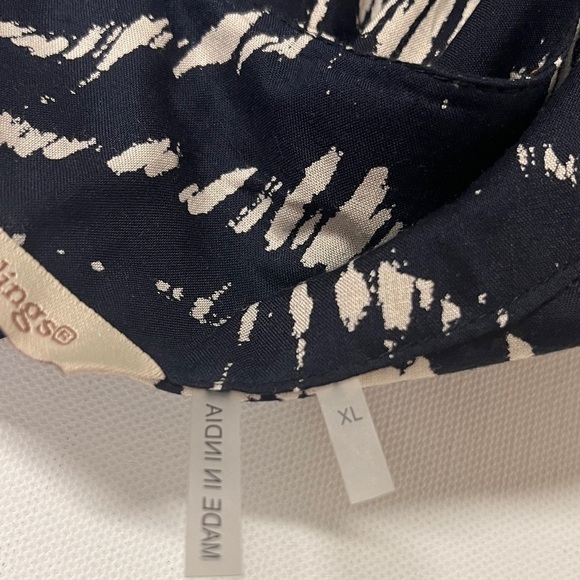 Soft Surroundings Navy Blue White Abstract Tunic with Bead Embellishment, Sz. XL - Picture 12 of 12